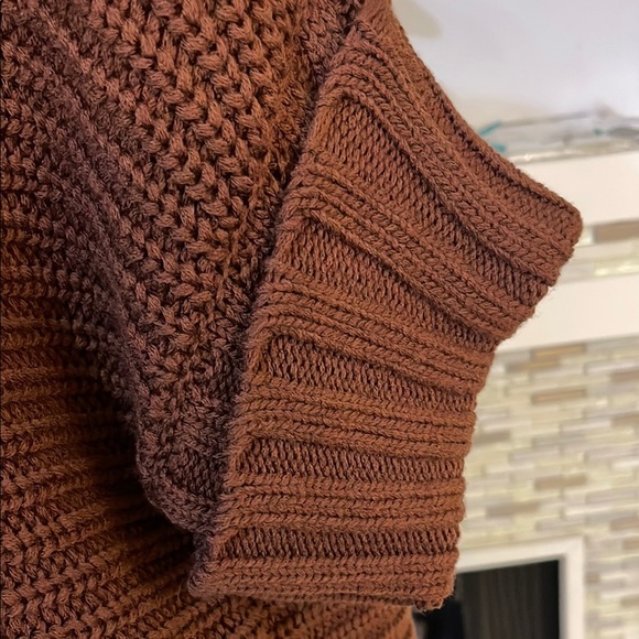 Max Mara Ladies Cardigan 100% wool Sweater with snap closure size Medium - Picture 5 of 9